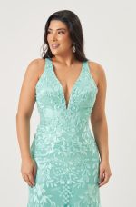 5709.TI maoliveiramodel_ (1)