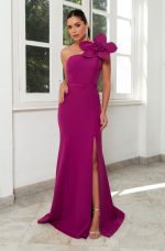 Vestido Daisy Alfaiataria Detalhe Flor Um Ombro, Cinto e Saia Fenda - Fuchsia