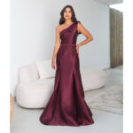 Vestido Myra Zibelline Um Ombro, Pala Frontal Detalhe Laço e Saia Sereia - Bordo