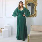 Vestido Leona Chiffon Prega Busto, Capa e Saia Rodada - Verde