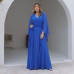 Vestido Catherine Chiffon Detalhe Frontal, Capa e Saia Rodada - Royal