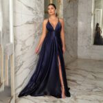 Vestido Gia Cetim Degrade Decote Prega e Saia Fenda - Marinho