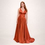 Vestido Alessia Cetim com Brilho, Barbatana Frontal e Costas Cruzadas - Terracota