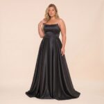 Vestido Lia Zibeline Decote Reto e Saia Rodada - Preto