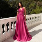 Vestido Sharon Cetim Detalhe Bordado, Alça Cruzada e Saia Rodada - Fuchsia