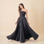 Vestido Charlie Zibeline Plissado Frontal e Saia Rodada - Preto